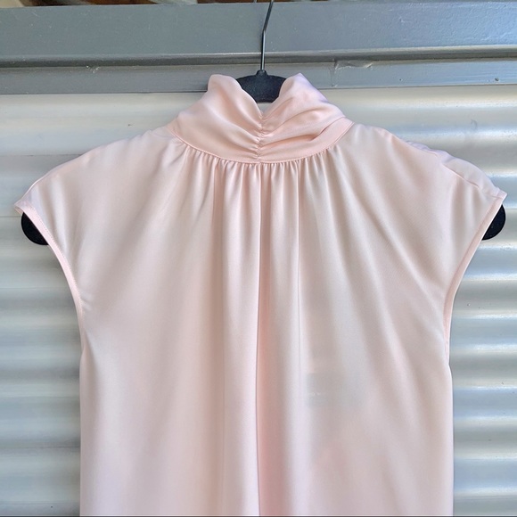 NWT Who What Wear Peach Blush High-Neck Blouse XS - Picture 2 of 8